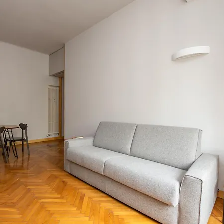Apartment Vercelli Elegance Milan